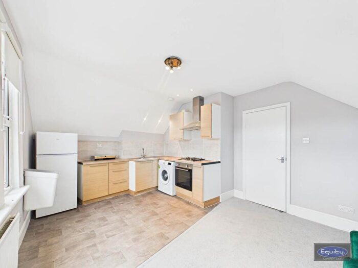 1 Bedroom Flat To Rent In Bromley Road, London, SE6