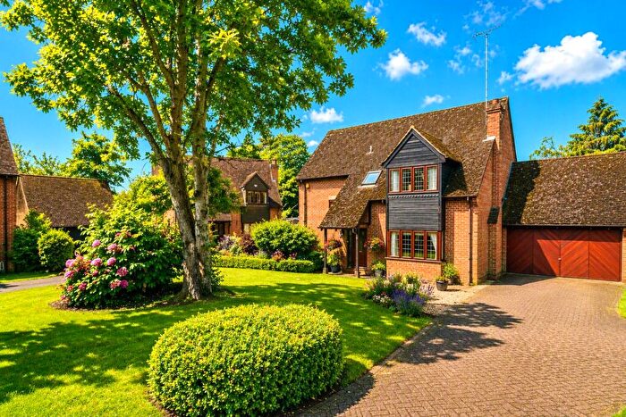 4 Bedroom Detached House For Sale In Oak Drive, Burghfield Common, Reading, Berkshire, RG7