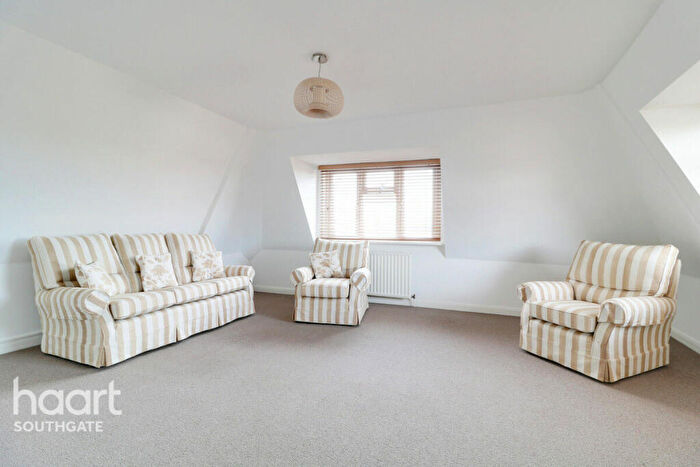 1 Bedroom Apartment For Sale In Warwick Road, Barnet, EN5