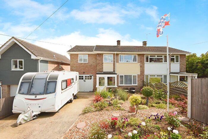 4 Bedroom Semi-Detached House For Sale In Saffron Gardens, Wethersfield, Braintree, CM7