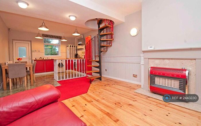 2 Bedroom Terraced House To Rent In Sanforth Street, Chesterfield, S41