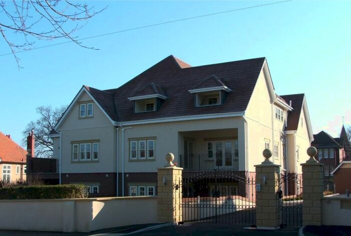 2 Bedroom Flat To Rent In Apartment, Glyn Garth, Walshaw Avenue, Colwyn Bay, LL29