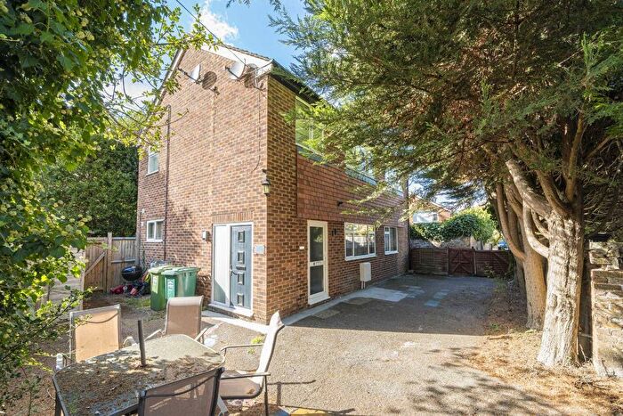 2 Bedroom Maisonette For Sale In Thames Street, Sunbury-On-Thames, TW16