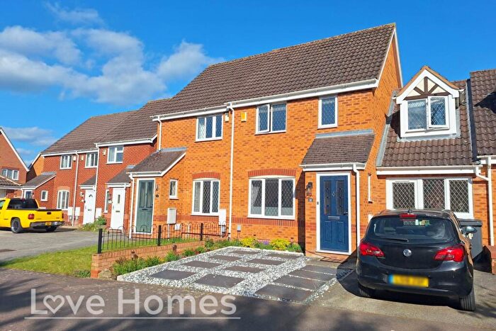 3 Bedroom Terraced House For Sale In Brookend Drive, Barton-Le-Clay, MK45