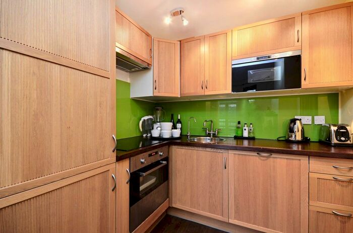1 Bedroom Flat To Rent In Sinclair Road, Brook Green, London, W14