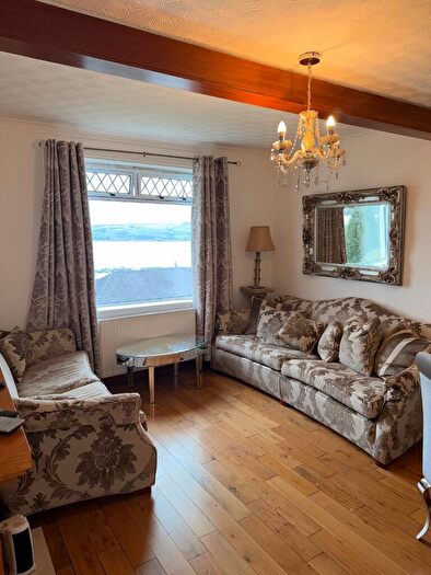 2 Bedroom Flat To Rent In Mackie Avenue, Port Glasgow, PA14