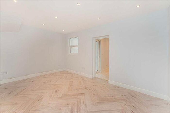 4 Bedroom Terraced House To Rent In Towneley Cottages Tysea Hill Stapleford Abbotts, Stapleford Abbotts, Romford, RM4