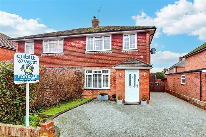 3 Bedroom Semi Detached House For Sale In Park Side, Havant, Hampshire, PO9