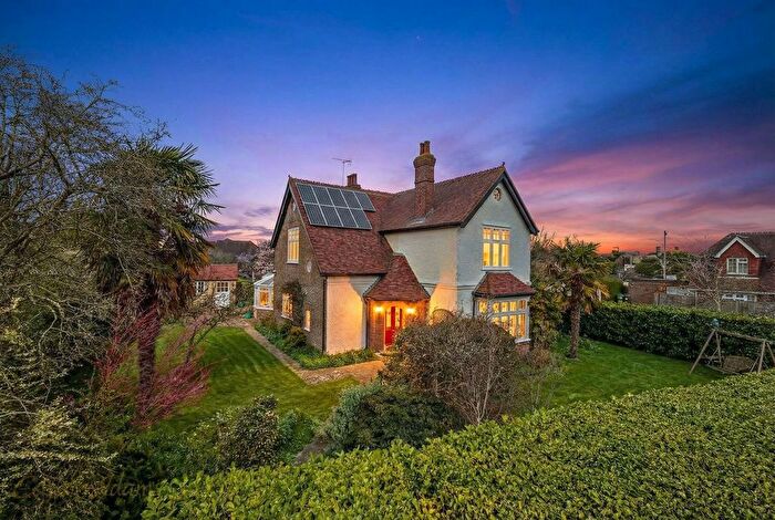 4 Bedroom Detached House For Sale In Lansdowne Road, Angmering, BN16