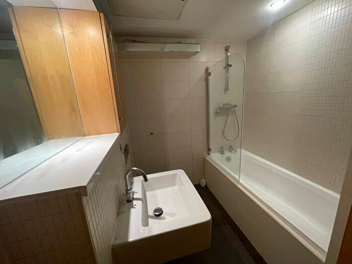 1 Bedroom Flat To Rent In Fulcrum, Furnival Street, Sheffield, Yorkshire, S1