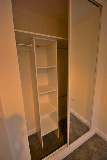 2 Bedroom Flat To Rent In Baytree Court, Prestwich, M25