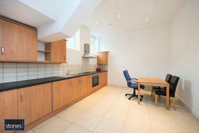 3 Bedroom Apartment To Rent In Islip Street, Kentish Town, London, NW5