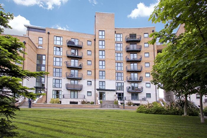 2 Bedroom Flat To Rent In Greenfell Mansions, Glaisher Street, London, SE8