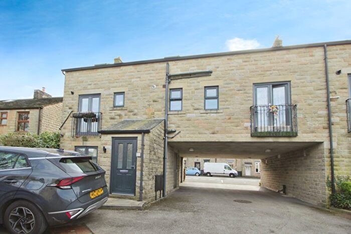 2 Bedroom Flat To Rent In Torside Mews, Hadfield, Glossop, Derbyshire, SK13