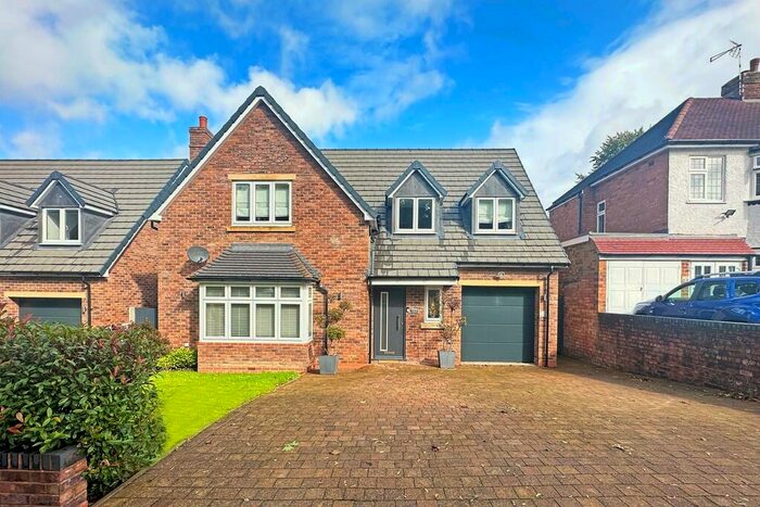 4 Bedroom Detached House To Rent In Arden Vale Road, Knowle, B93