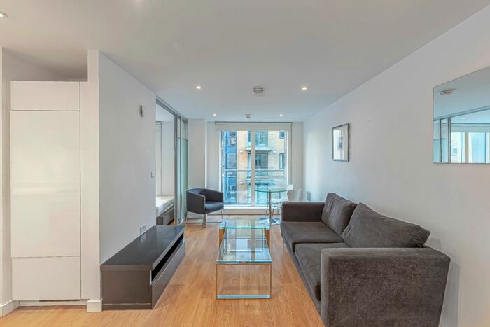 Studio To Rent In Hudson House, Bow E3