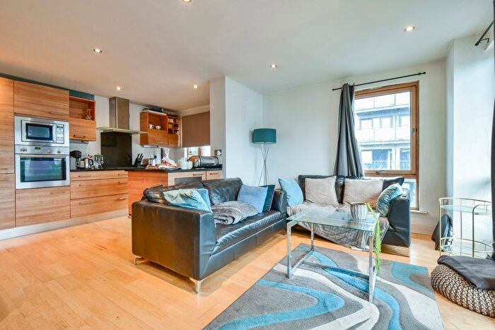 2 Bedroom Flat To Rent In The Boulevard, Hunslet, Leeds, LS10