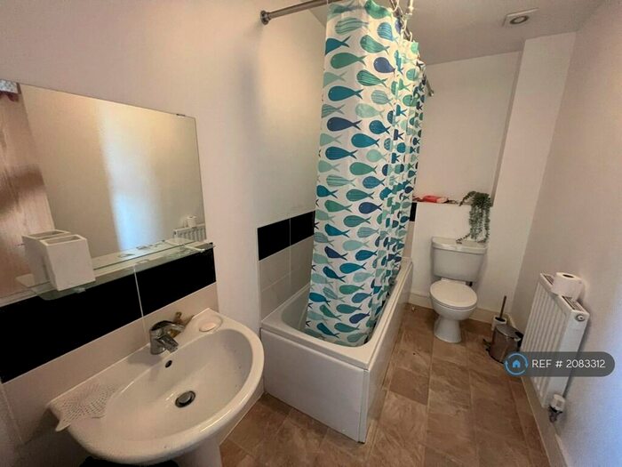 4 Bedroom Detached House To Rent In Marston Walk, Basingstoke, RG24