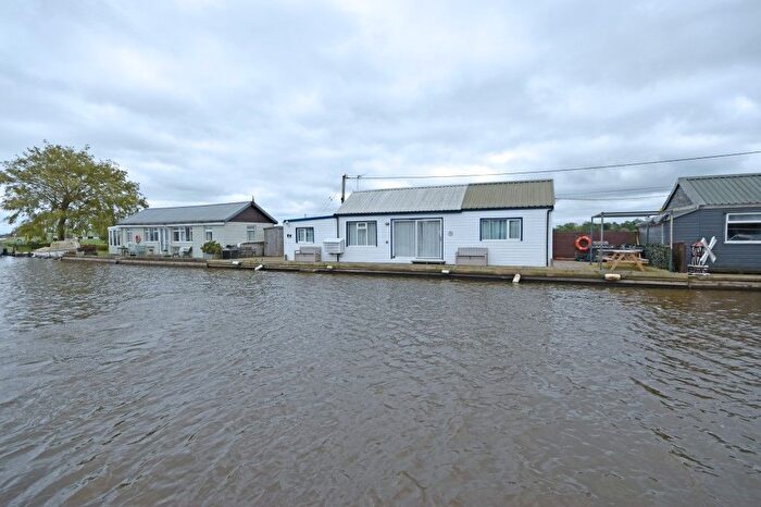 3 Bedroom Detached Bungalow For Sale In Riverside, Repps With Bastwick, NR29