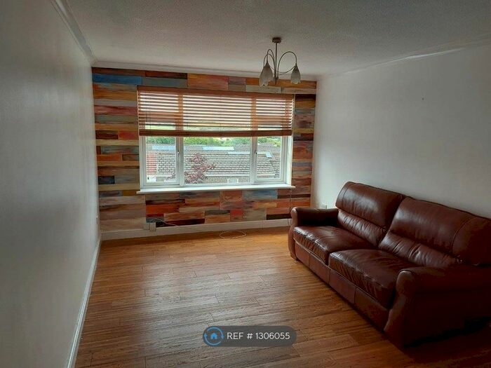 2 Bedroom Flat To Rent In Melrose Road, Cumbernauld, Glasgow G67