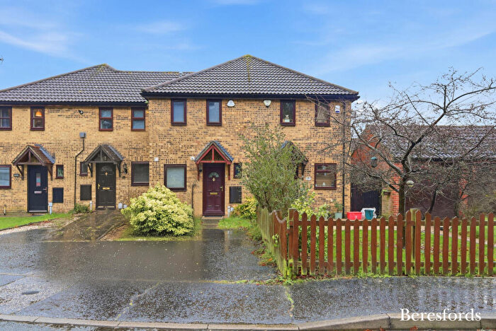 2 Bedroom Terraced House For Sale In Spalt Close, Hutton, CM13