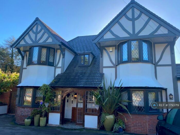 4 Bedroom Detached House To Rent In Penns Lane, Sutton Coldfield, B76