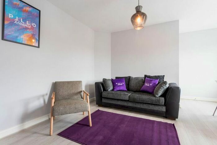 1 Bedroom Flat To Rent In Eccles New Road, Salford, M5
