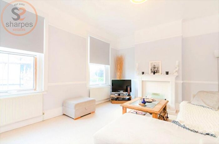 1 Bedroom Flat To Rent In A Seaforth Avenue, Motspur Park, London, KT3