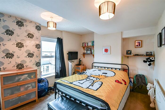 3 Bedroom Terraced House For Sale In Wilfred Street, Barry, CF63