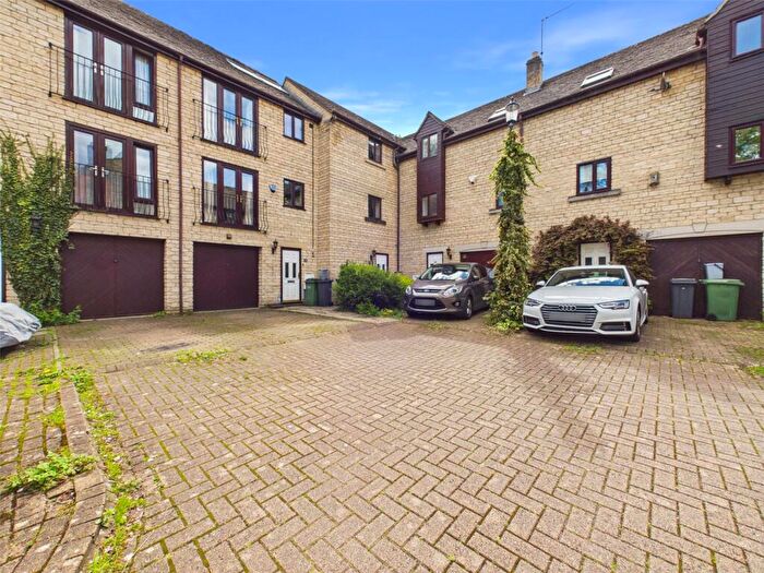 2 Bedroom Apartment For Sale In Bowbridge Lock, Stroud, Gloucestershire, GL5