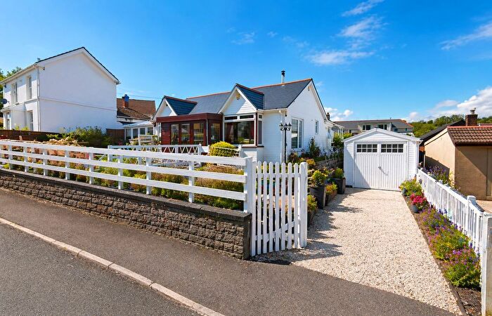 2 Bedroom Bungalow For Sale In Lamb Road, Penderyn, CF44