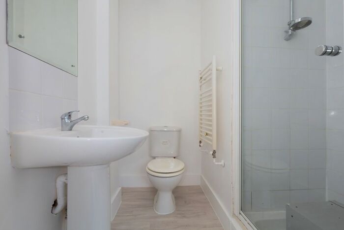 1 Bedroom Link Detached House To Rent In Ethelburga Road, London, RM3