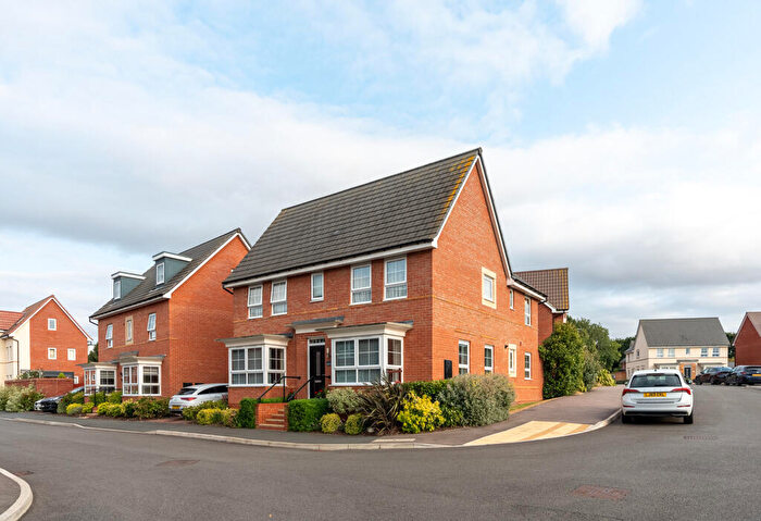 4 Bedroom Detached House For Sale In Magpie Road, Thrapston, Northamptonshire, NN14