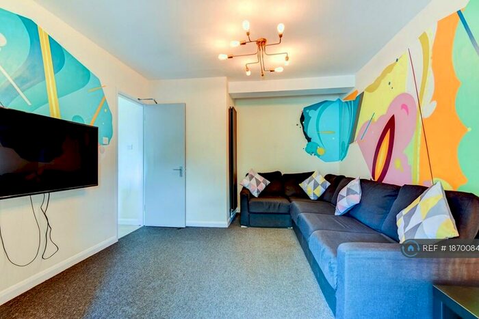 6 Bedroom Semi-Detached House To Rent In Auckland Drive, Brighton, BN2