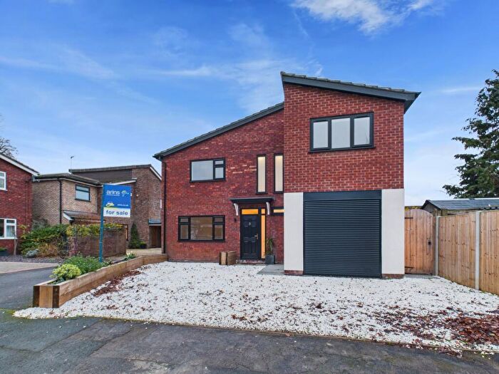 4 Bedroom Detached House For Sale In Larissa Close, Tilehurst, Reading, RG31