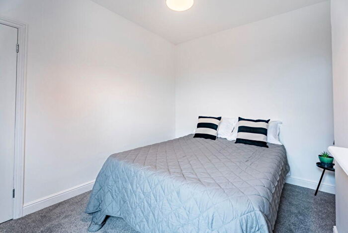 2 Bedroom Terraced House For Sale In Collygate Road, NG2