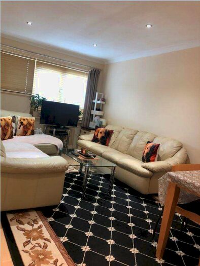 2 Bedroom Maisonette Flat To Rent In Liscombe, Bracknell, RG12
