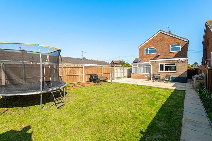 3 Bedroom Detached House For Sale In Field Lane, Kessingland, NR33