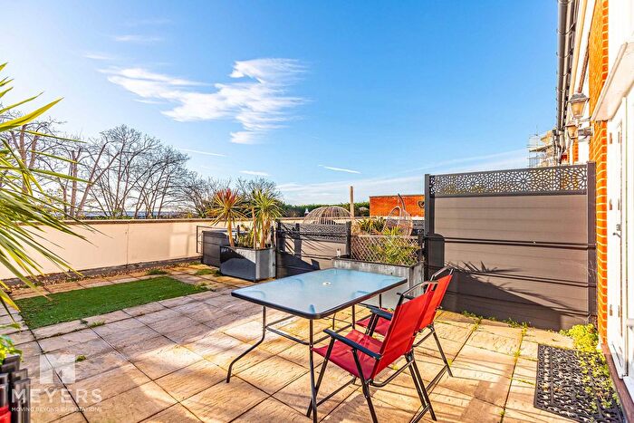 2 Bedroom Flat To Rent In Owls Road, Bournemouth, BH5