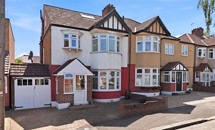 4 Bedroom Semi-Detached House For Sale In Elmhurst Drive, South Woodford, E18