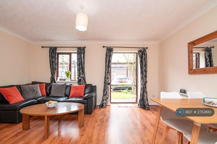 3 Bedroom Flat To Rent In Kings Court, Birmingham, B1