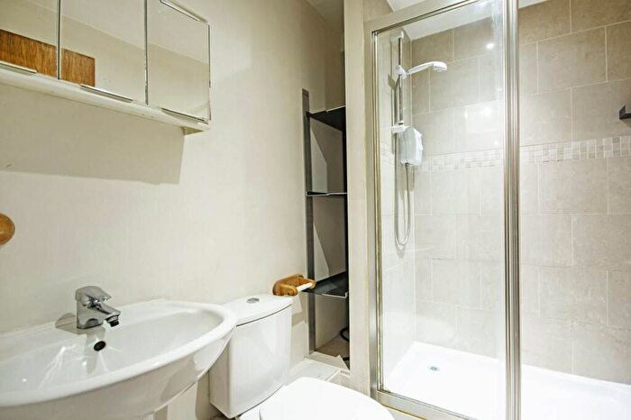 Studio For Sale In Greyhound Hill, Hendon, NW4