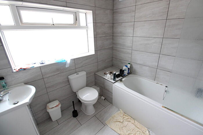 5 Bedroom Semi Detached House To Rent In Grosvenor Close, SO17