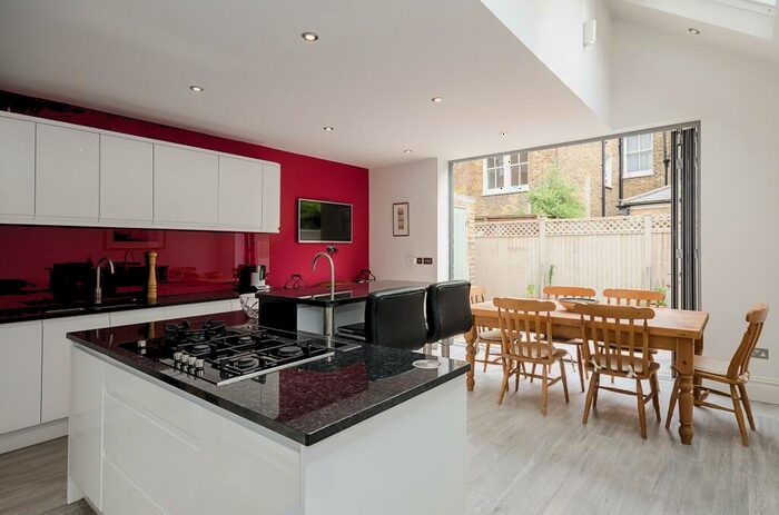 5 Bedroom Terraced House To Rent In Tregarvon Road London, SW11