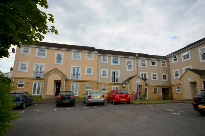 2 Bedroom Apartment To Rent In Queens Square, SN15