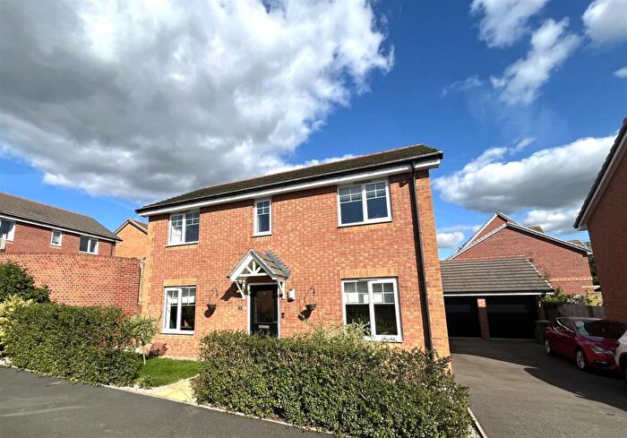 4 Bedroom House To Rent In Solus Gardens, Southam, CV47
