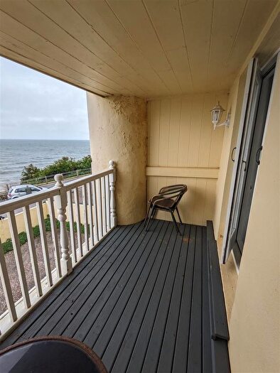 1 Bedroom Flat To Rent In Castle Hill, Seaton, EX12