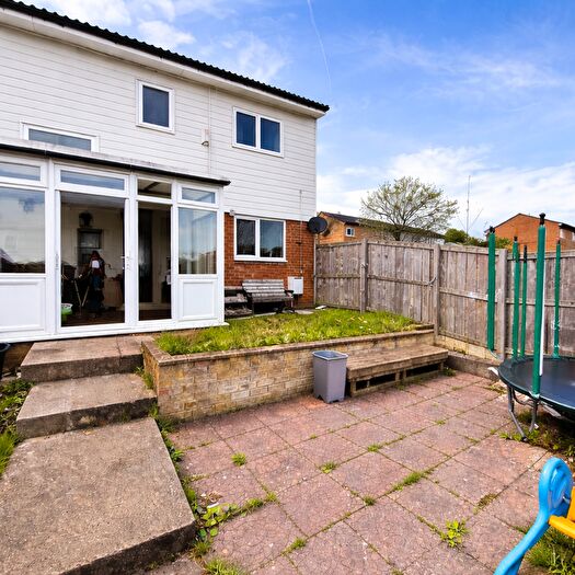 3 Bedroom Terraced House For Sale In Cheviot Place, SR8