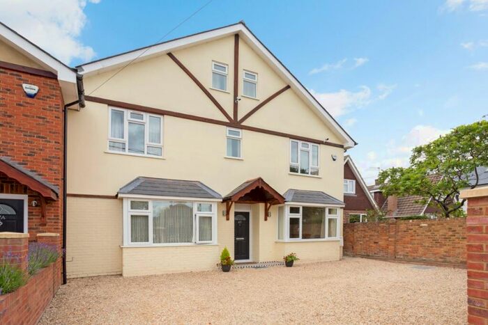 5 Bedroom House To Rent In Wycombe Road Marlow, SL7