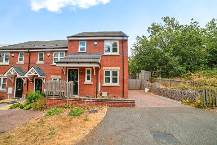 3 Bedroom Semi Detached House For Sale In Goodacre Close, Alfreton, DE55